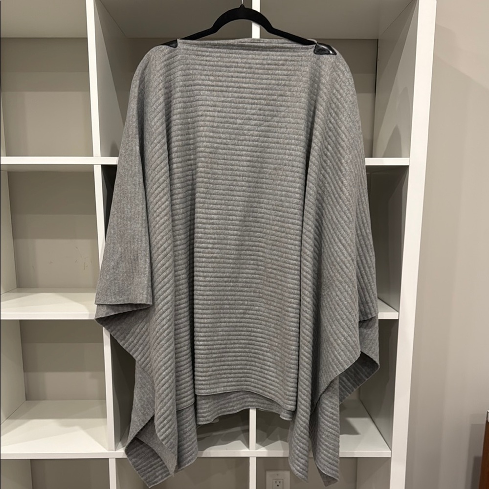 NWT: Cynthia Rowley gray synthetic ribbed poncho, one size fits all
